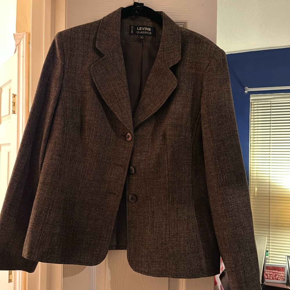 Levine classics wool suit size 14.